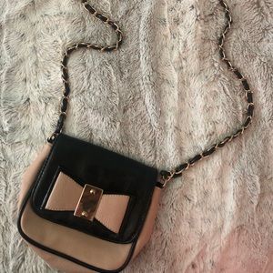 Crossbody purse